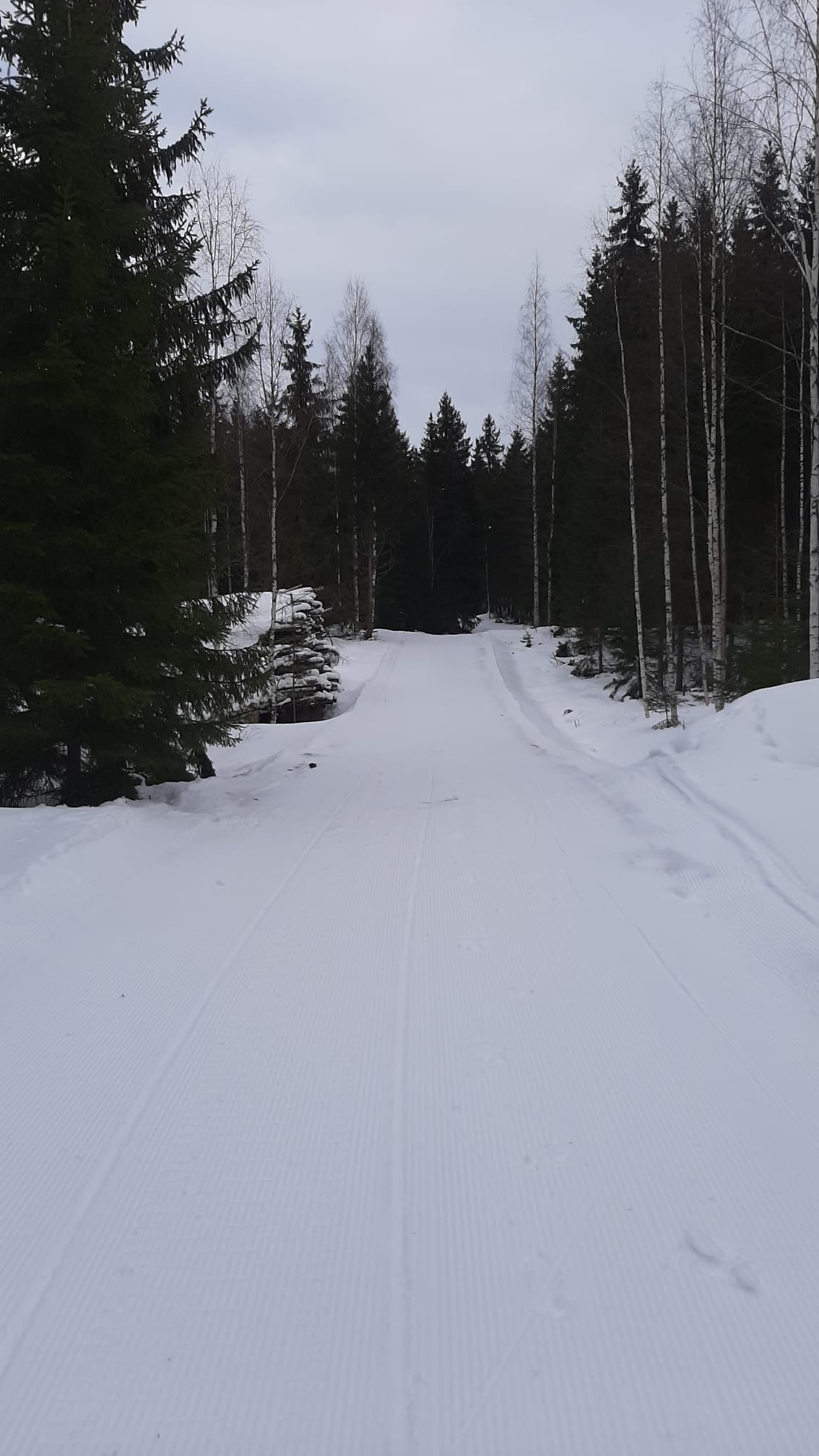 Ladut kertaalleen ajettu